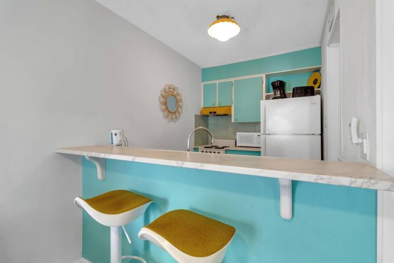 Condo with pool & barbecue — photo 5