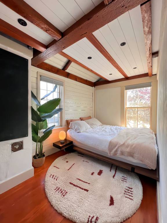 Cabin Gloucester
