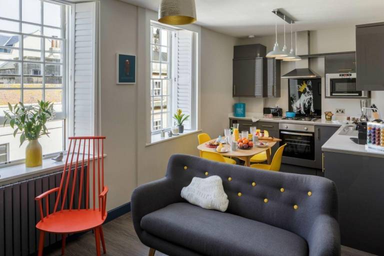 Charming holiday apartment | Close to Roman Baths | Pets allowed — photo 3