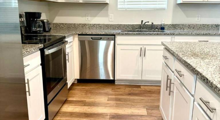 Beautiful Spacious Family-Friendly Home — photo 5