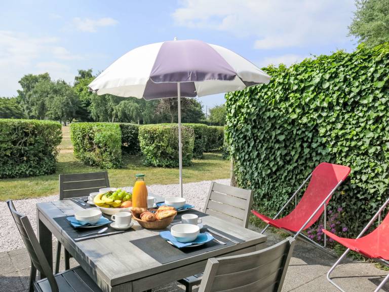 Vacation home with terrace, grill & garden — photo 3