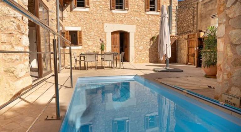 Fully equipped house with patio, private pool & grill | Perfect for remote work | Dogs allowed in Selva