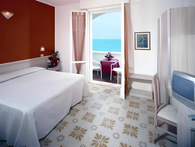 Alexandra BB & Brunch - Beach Front - Healthy XXL Breakfast & Brunch until 12 30 in Cattolica