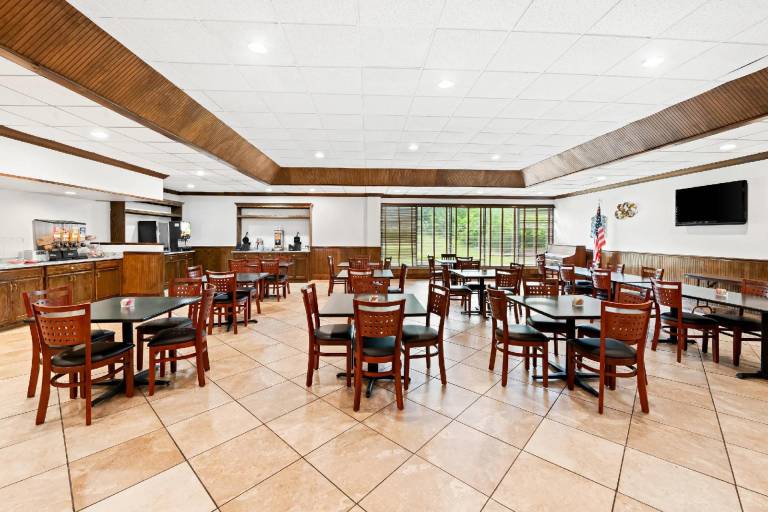 Quality Inn Dayton Airport — photo 4