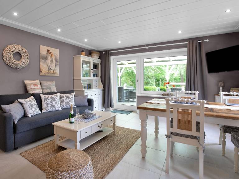 Child-friendly pleasant vacation home with barbecue, sauna & yard | Pets allowed — photo 2