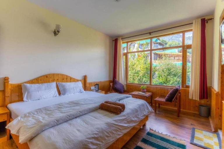 Holiday apartment with yard in Manali