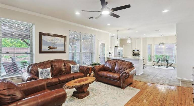 House with pool | Pets are welcome — photo 4