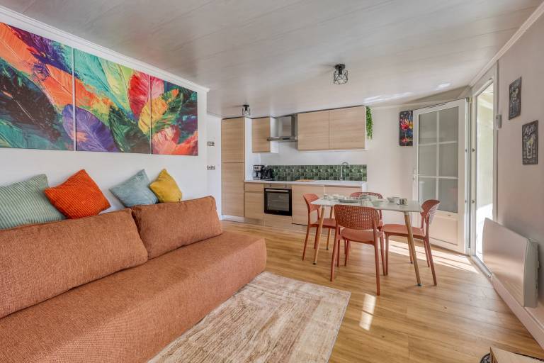 Child-friendly holiday apartment with patio & barbeque | Next to the beach | Pets are welcome in Bandol