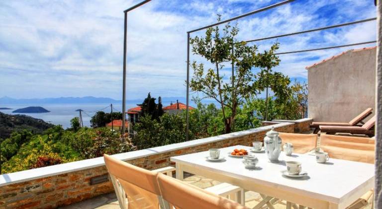 Villa with patio & garden | Pets allowed in Skopelos
