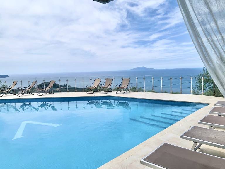 Fully equipped ample villa with grill, private pool & yard | Good for workation | Pets are welcome — photo 5
