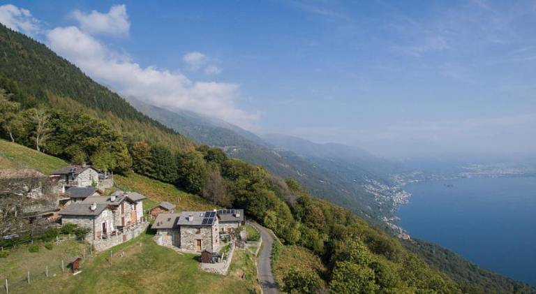 Farm with terrace & yard in Cannobio