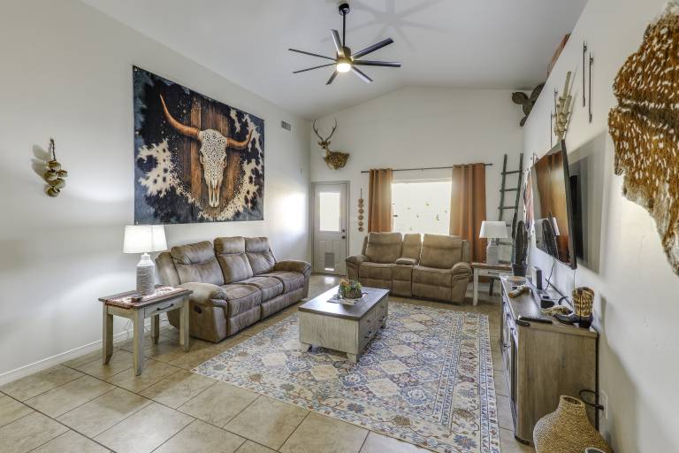 Fire Pit, Pets Welcome: Home 4 Mi to Dtwn Carlsbad — photo 4