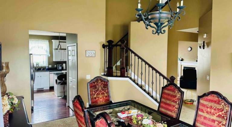 Spacious vacation home | Pet-friendly in Shakopee, MN