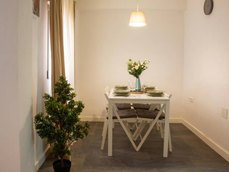 Family-oriented holiday apartment | Next to Alcazaba of Málaga | Pets are welcome — photo 5