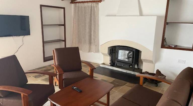 Charming vacation home with patio | Pet-friendly — photo 2