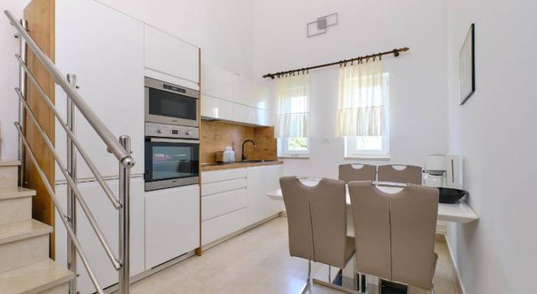 Rental apartment with terrace, grill & garden — photo 3