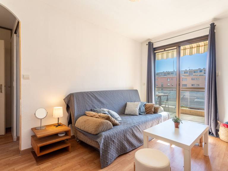 Holiday apartment with patio — photo 3