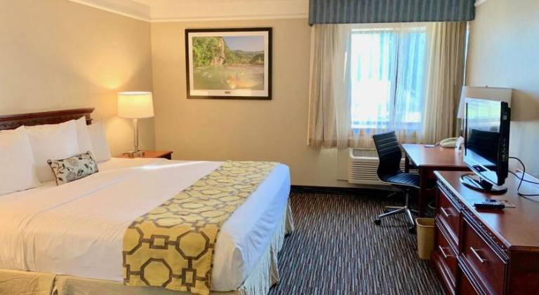 Baymont by Wyndham Texarkana — photo 2