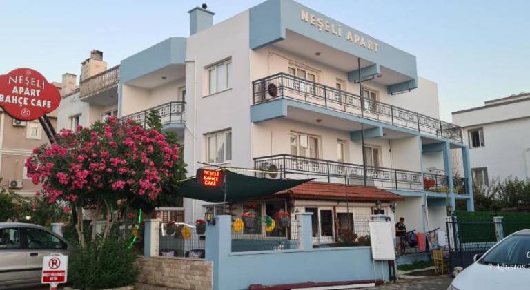 Nice serviced apartment with garden | Perfect for remote work | Pet-friendly in Seferihisar