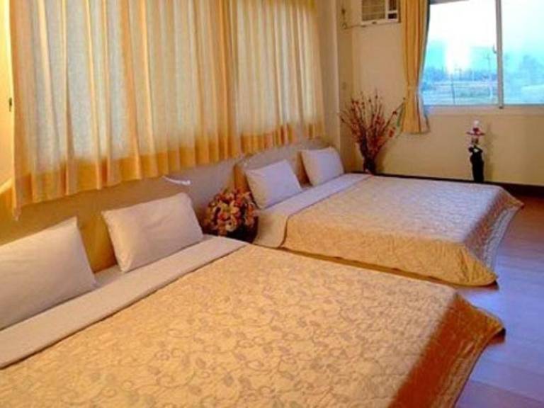 Chung Cheng Hu European Style Hostel — photo 2