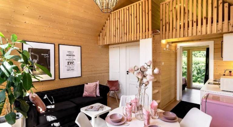 Holiday apartment with patio & garden — photo 4