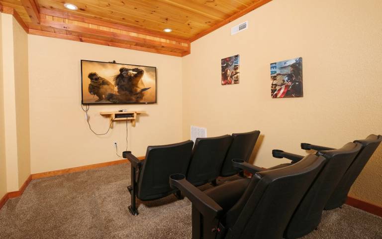 Savannah Splash - Indoor pool, pet-friendly, hot tub, game room, and more! — photo 5