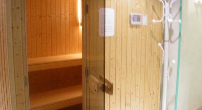 House with sauna & hot tub | Dogs allowed — photo 3