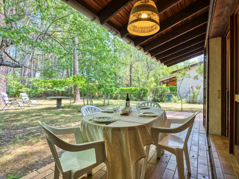 Fully equipped charming house with pool, BBQ & yard | Pets allowed — photo 3