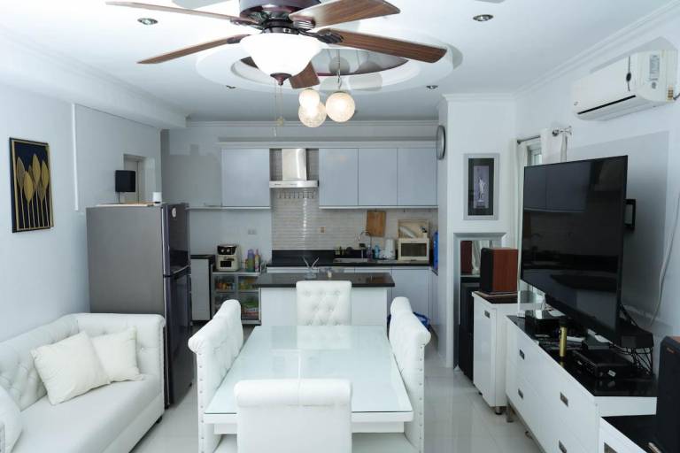 Nice rental apartment with pool | Suitable for remote work | Pet-friendly in Angeles City