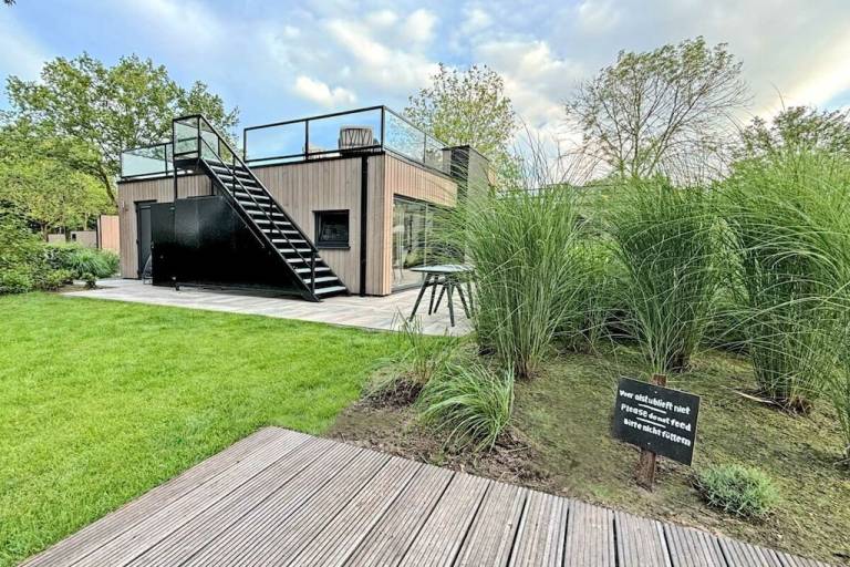 Vacation home with patio & garden — photo 4