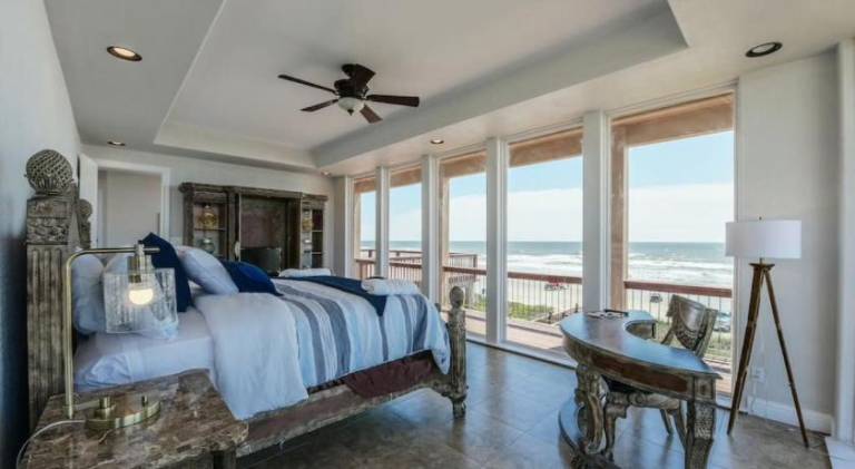 The Estate - Enormous beachfront home with panoramic ocean views — photo 2