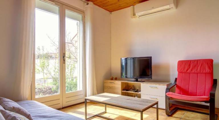 Holiday apartment with 3 rooms for 6 persons in Colomiers