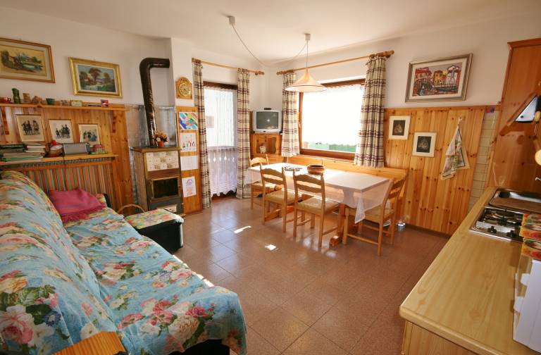 Rental apartment with patio — photo 2