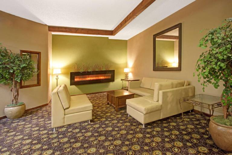 Super 8 By Wyndham Wheat Ridge/Denver West — photo 3