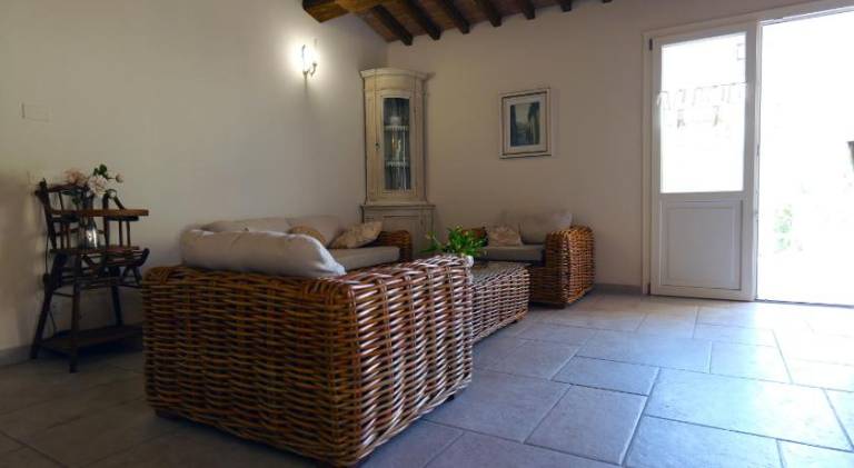 House with pool — photo 2