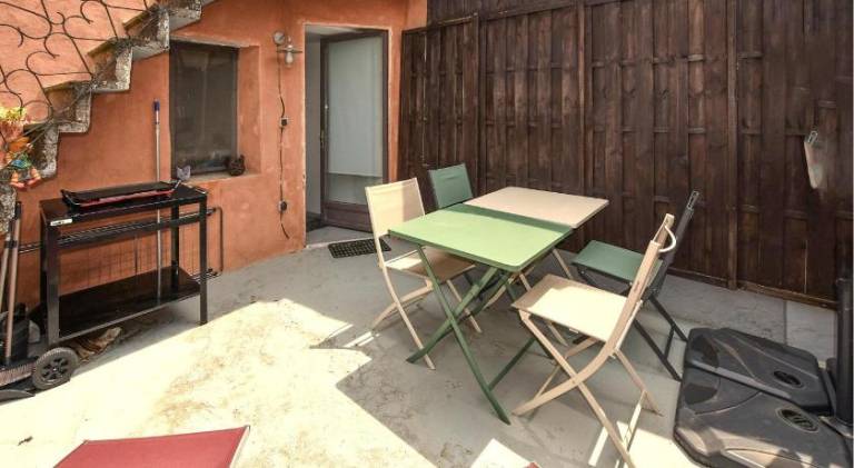 House with BBQ & patio in L'Isle-sur-la-Sorgue