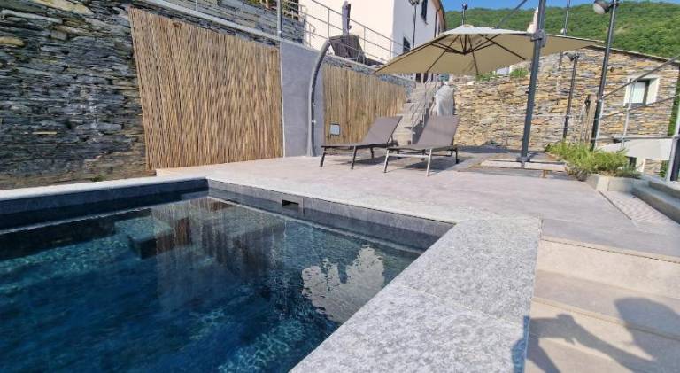 Apartment with pool | Pets allowed in Lavagna