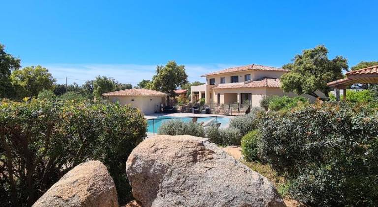 Child-friendly beautiful villa with patio, pool & yard | Pet-friendly — photo 5