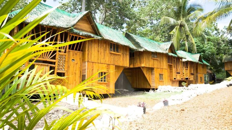Bamboo house 3 - 2 rooms private bathroom @Nirvana in Moalboal