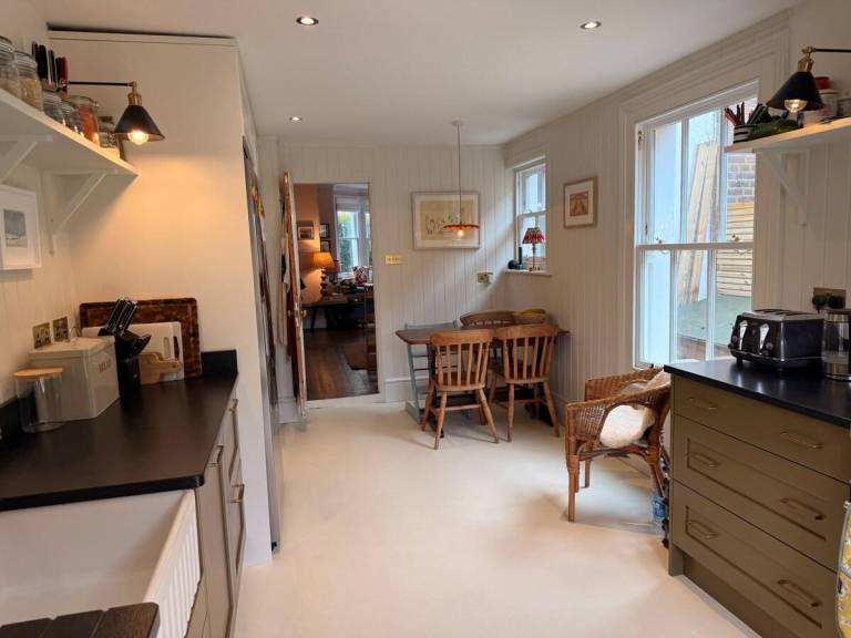 House with patio | Pets are welcome — photo 3