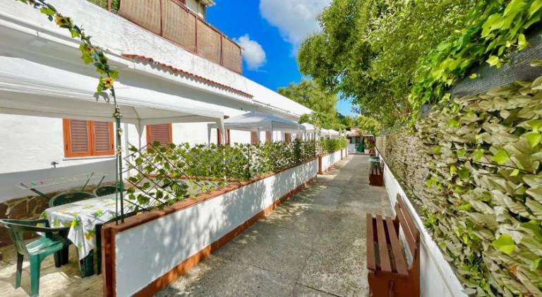 House with barbecue, patio & garden in Centola