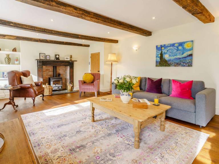 Fully equipped charming cottage with yard | Pets are welcome — photo 5
