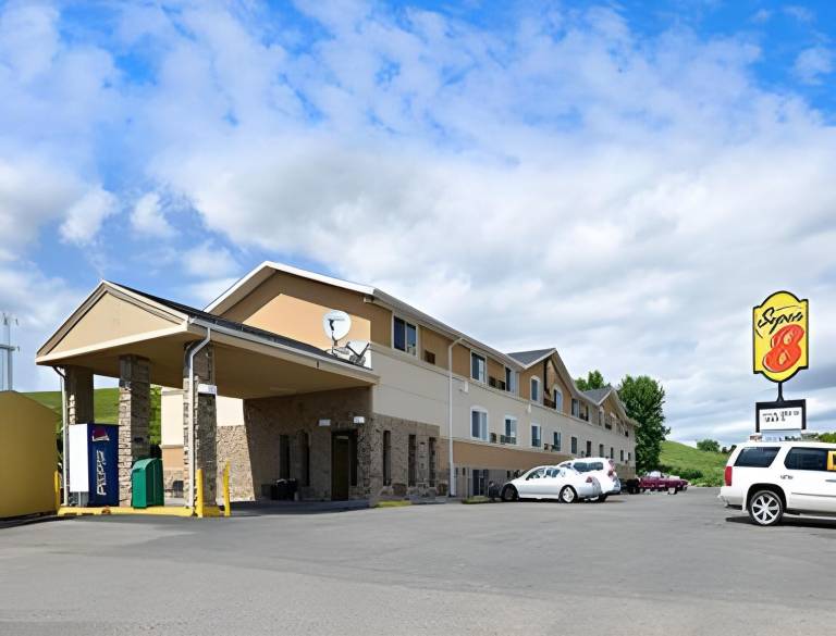 Super 8 By Wyndham Minot Airport in Minot, ND