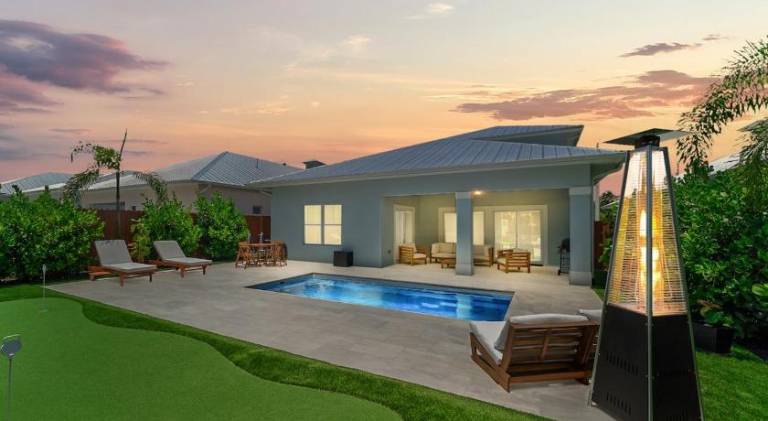 Spacious house with pool | Dogs allowed in Jensen Beach, FL