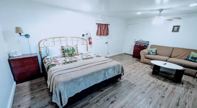 Fox n Bear Cottages Big Bear in Big Bear Lake, CA