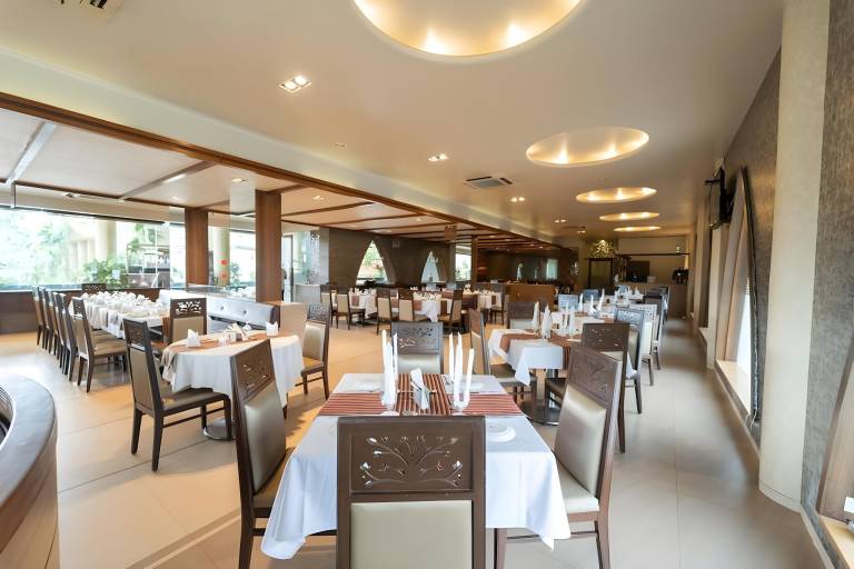 Neelam's The Grand Hotel — photo 4
