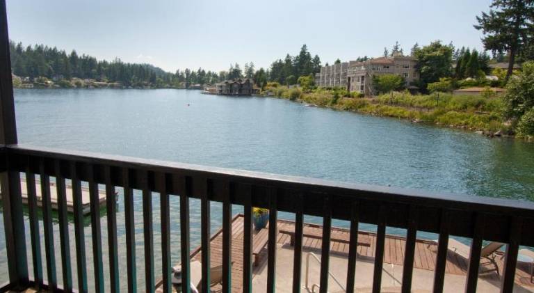 Lakeshore Inn — photo 4