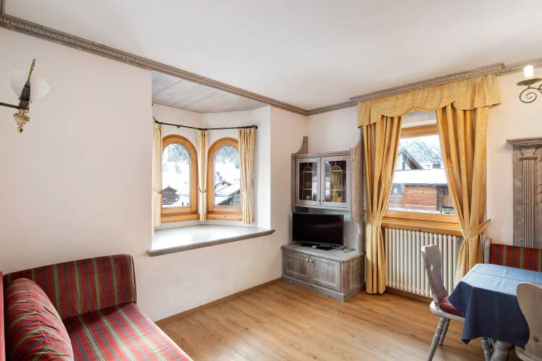 Holiday Apartment "Casa Li Roina n 43" with Mountain View, Balconies & Wi-Fi in Livigno