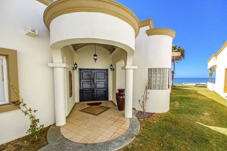 Villa Sandy Beach