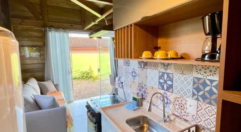 Chalet with pool & grill — photo 4